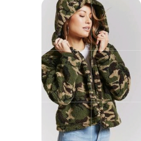 🆕 Green Camo Teddy Bomber Jacket - Picture 2 of 7